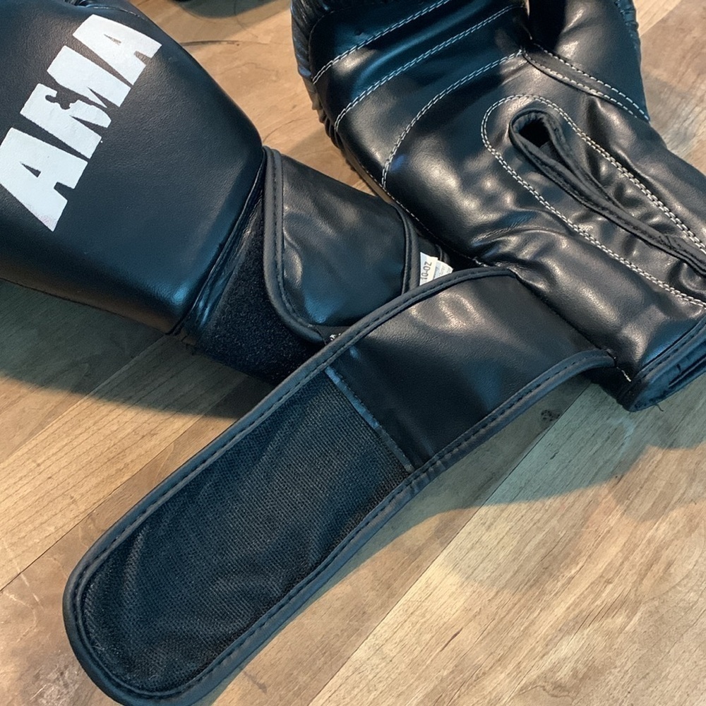 AMA Boxing Gloves Black 10 oz Sparring MMA boxing lessons amateur kick boxing - Picture 6 of 10